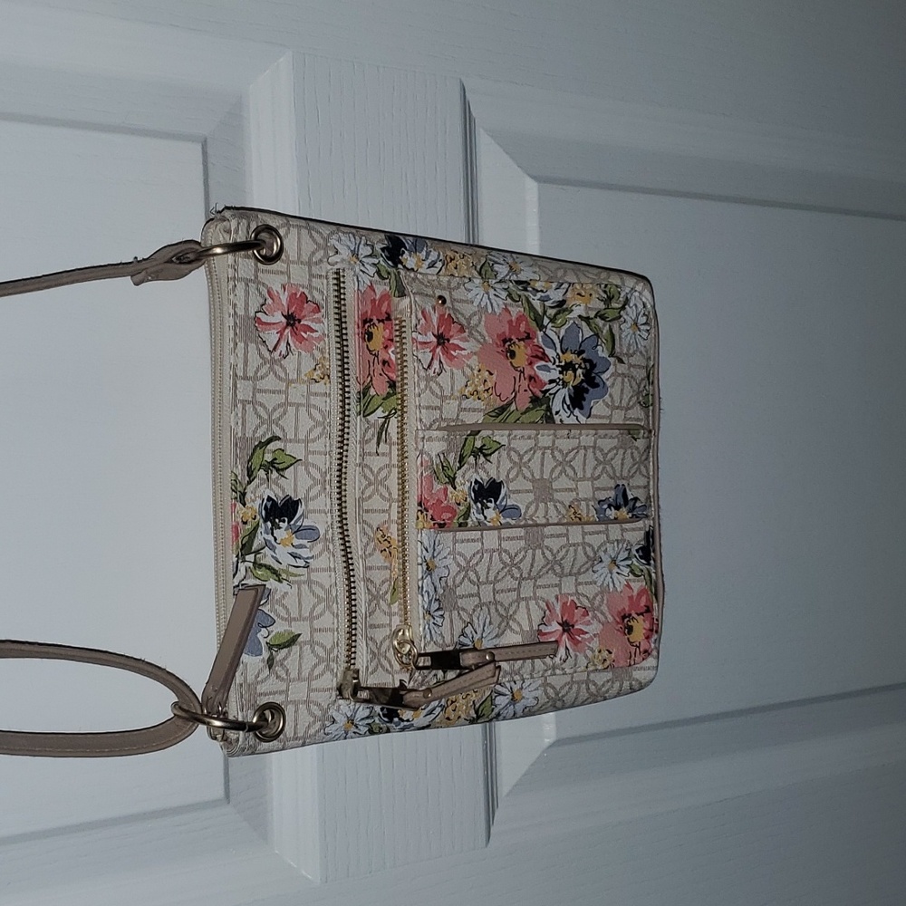 Purse, found it at Walmart, medium size floral